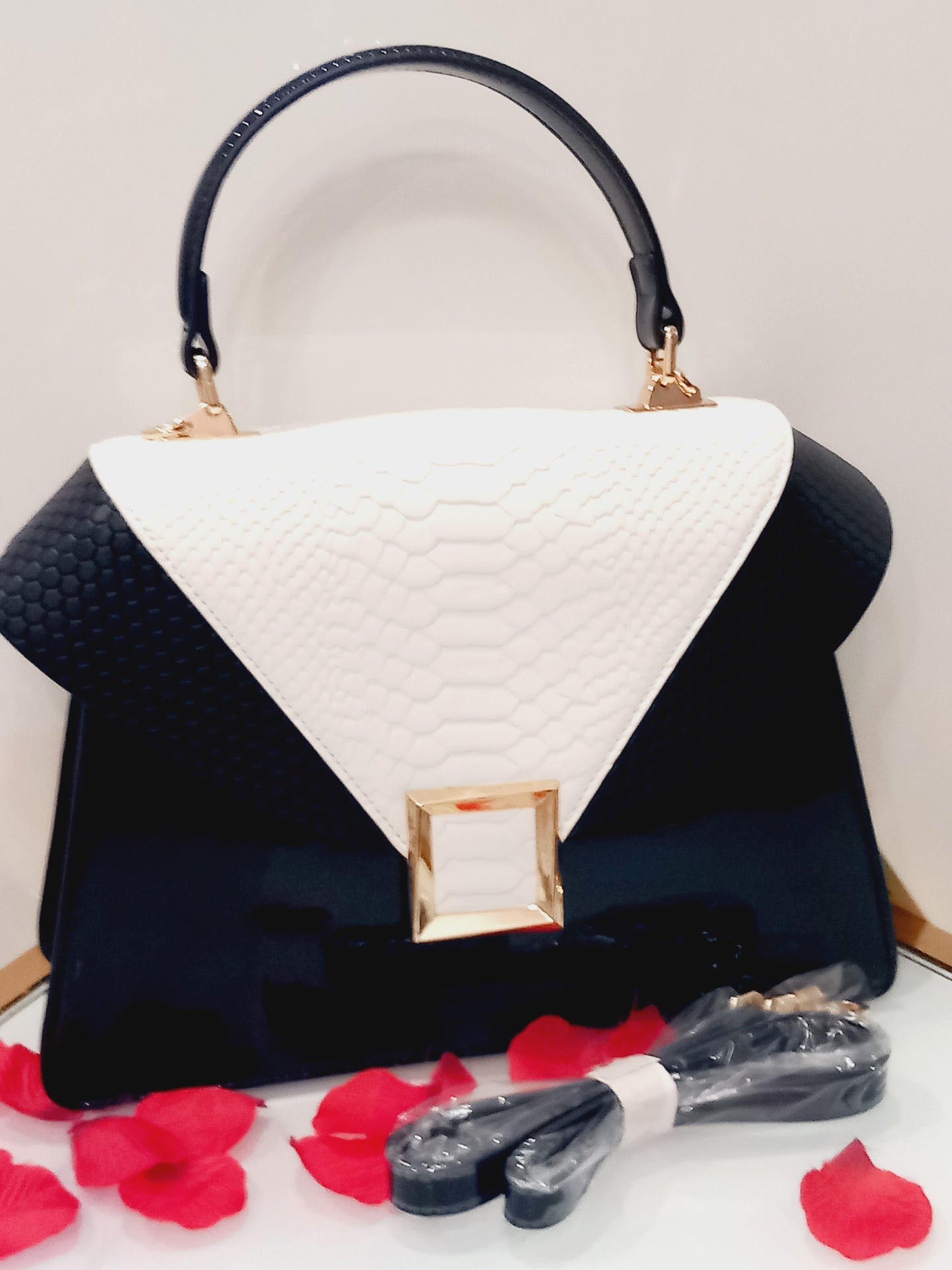 Sac à main noir ou rouge nouvelle collection