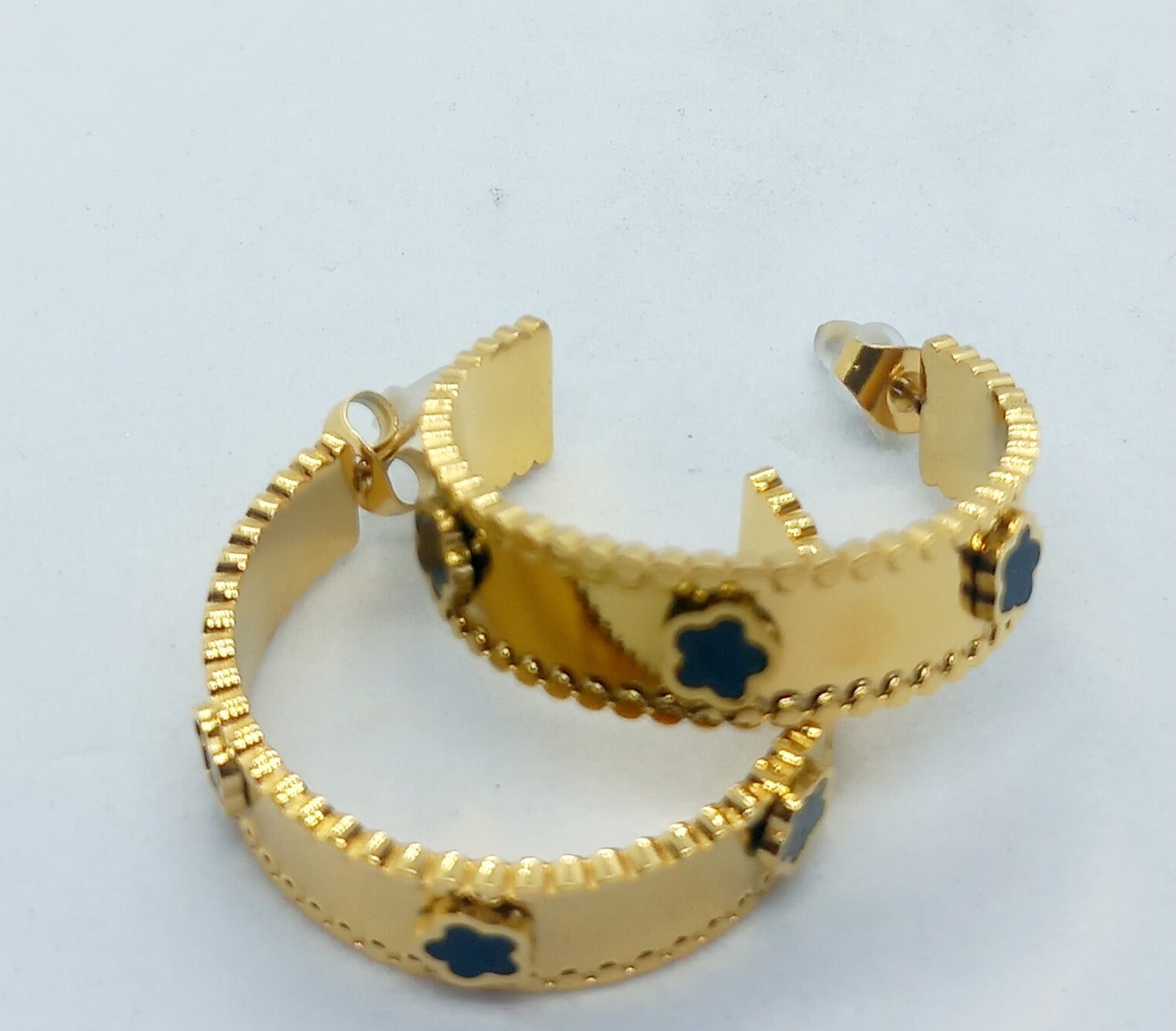 Boucles d'oreilles trèfle noir