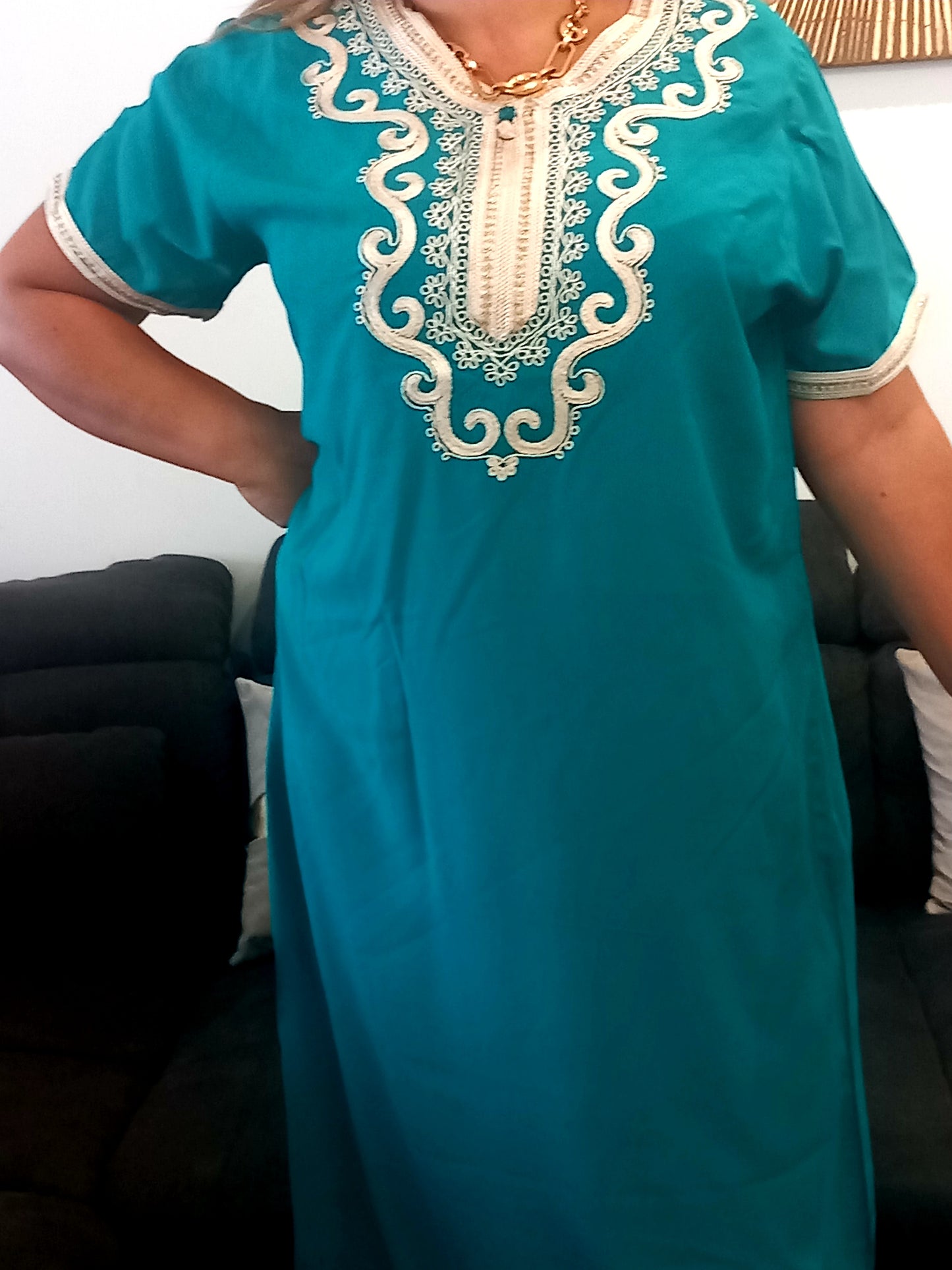 Robe maison brodée