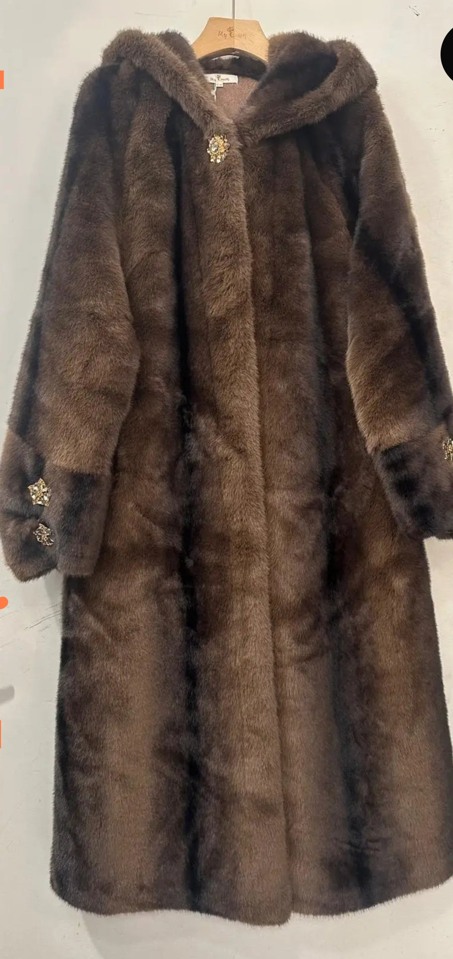 Manteau femme fourrure doublure chameau et capuche avec perle