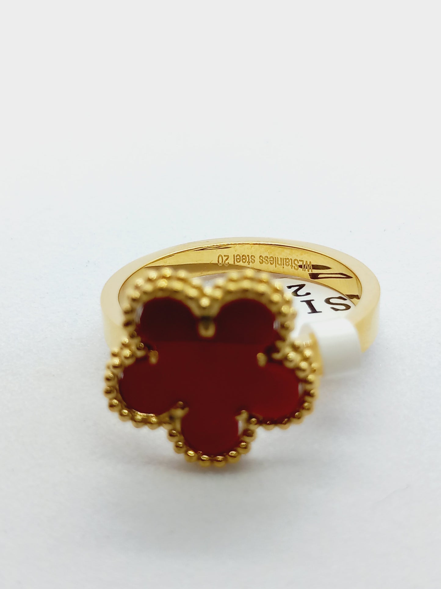Bague trèfle rouge doré en acier inoxydable