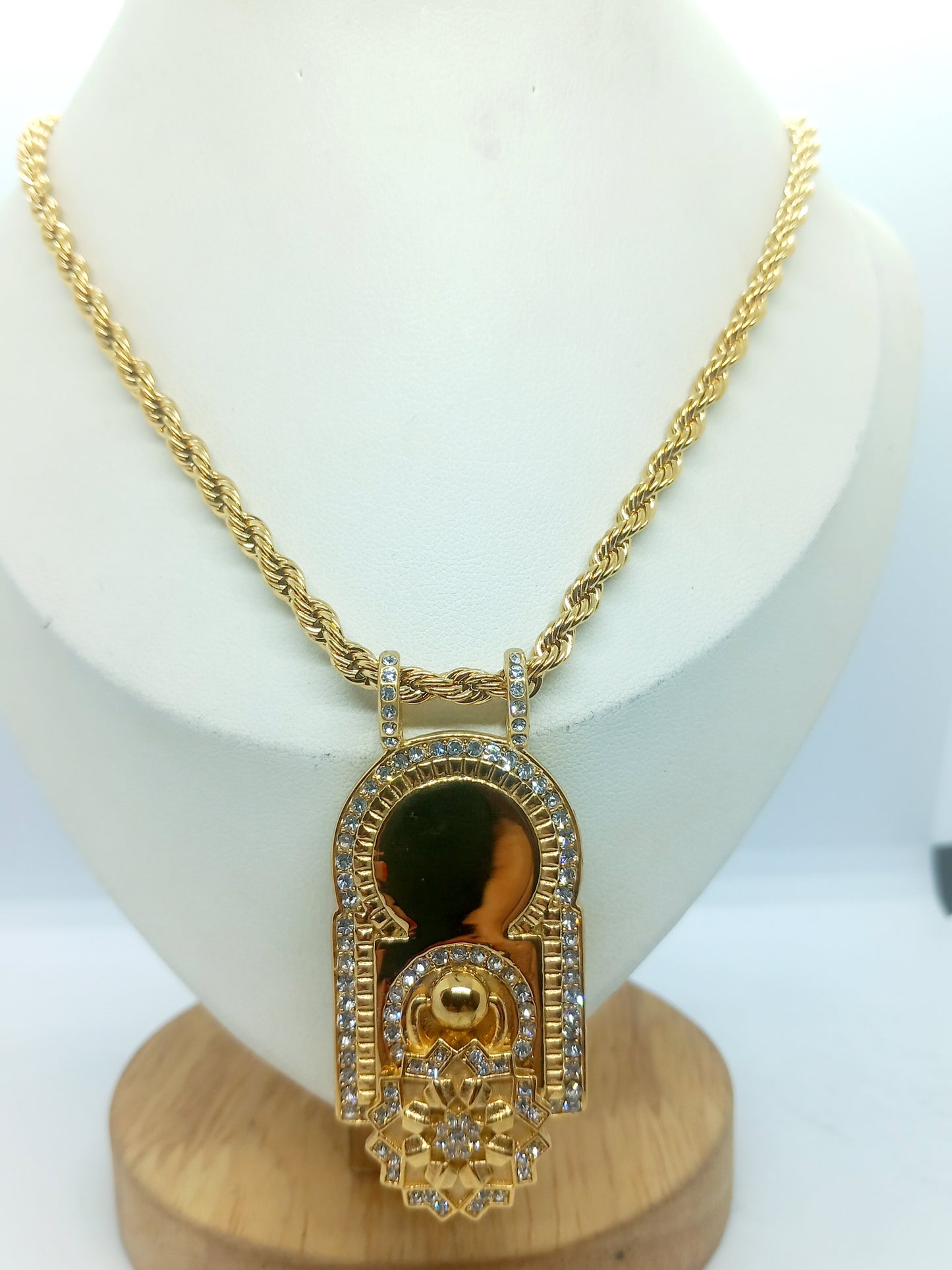 Collier la porte de fess