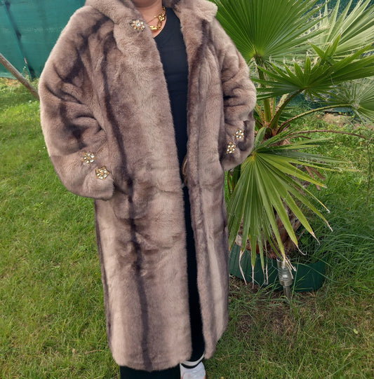 Monteau femme fourrure et capuche avec perle