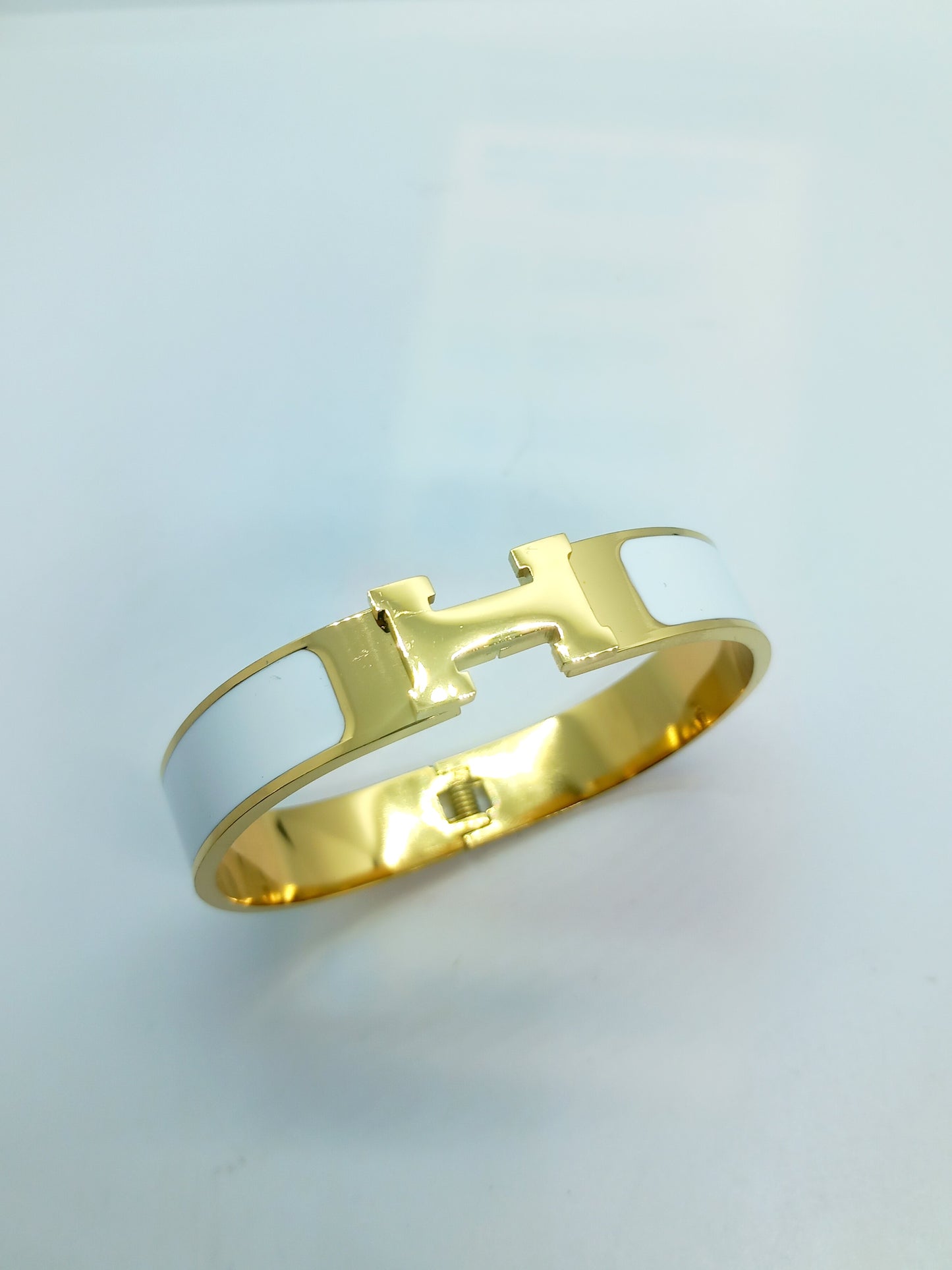 Bracelets H plusieurs couleurs