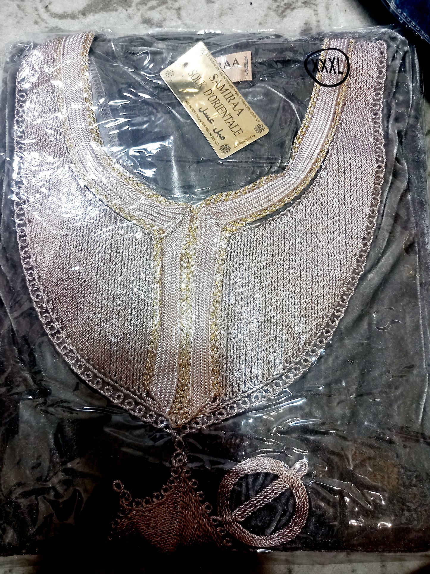 Robe modèle khanjar en velours brillant