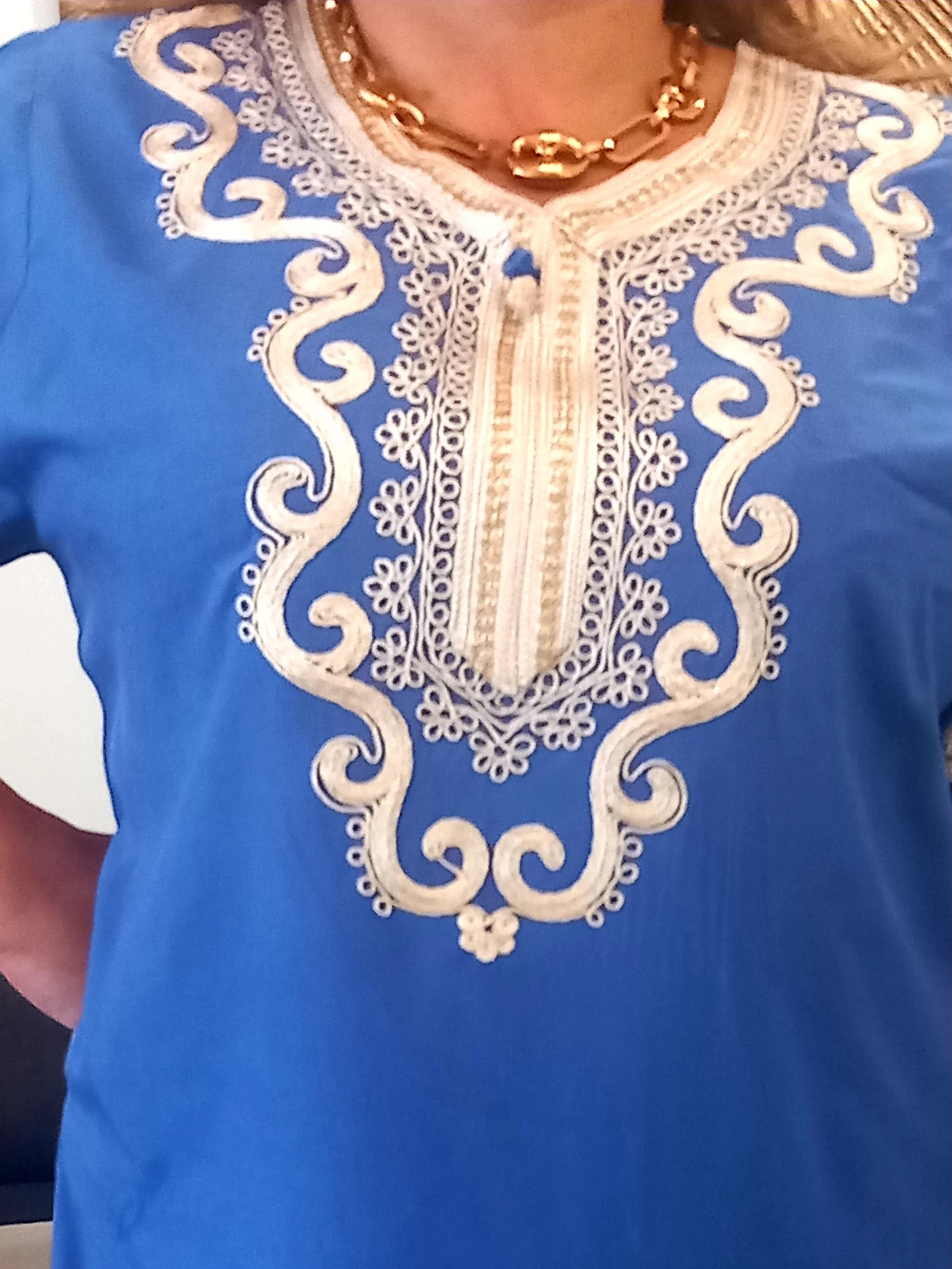 Robe maison brodée