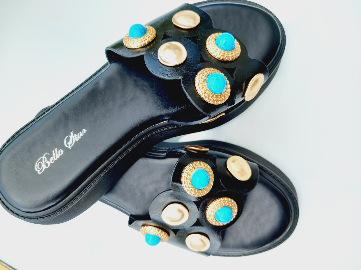 Mules femme noir tendance avec des pierres bleus