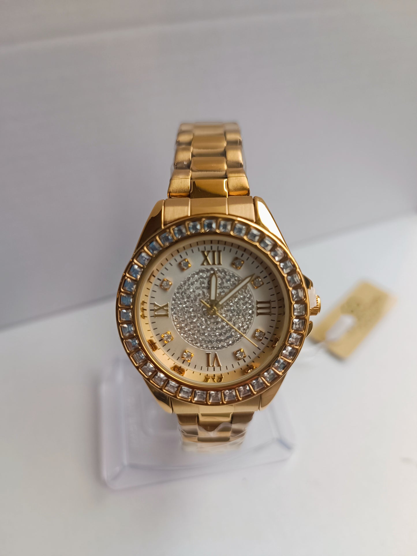 Montre femme couleur or en acier inoxydable