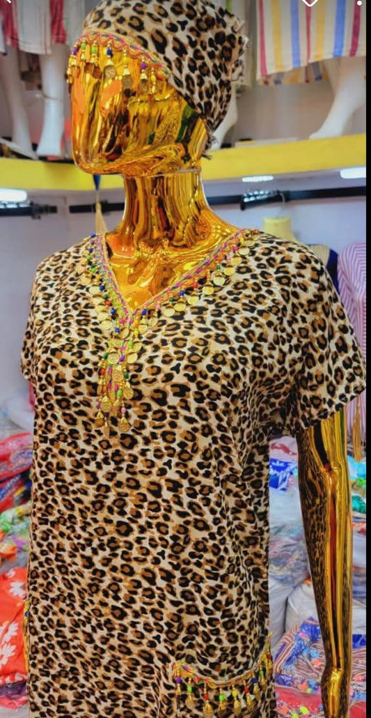 Robe léopard louiza avec son petit foulard taille standard