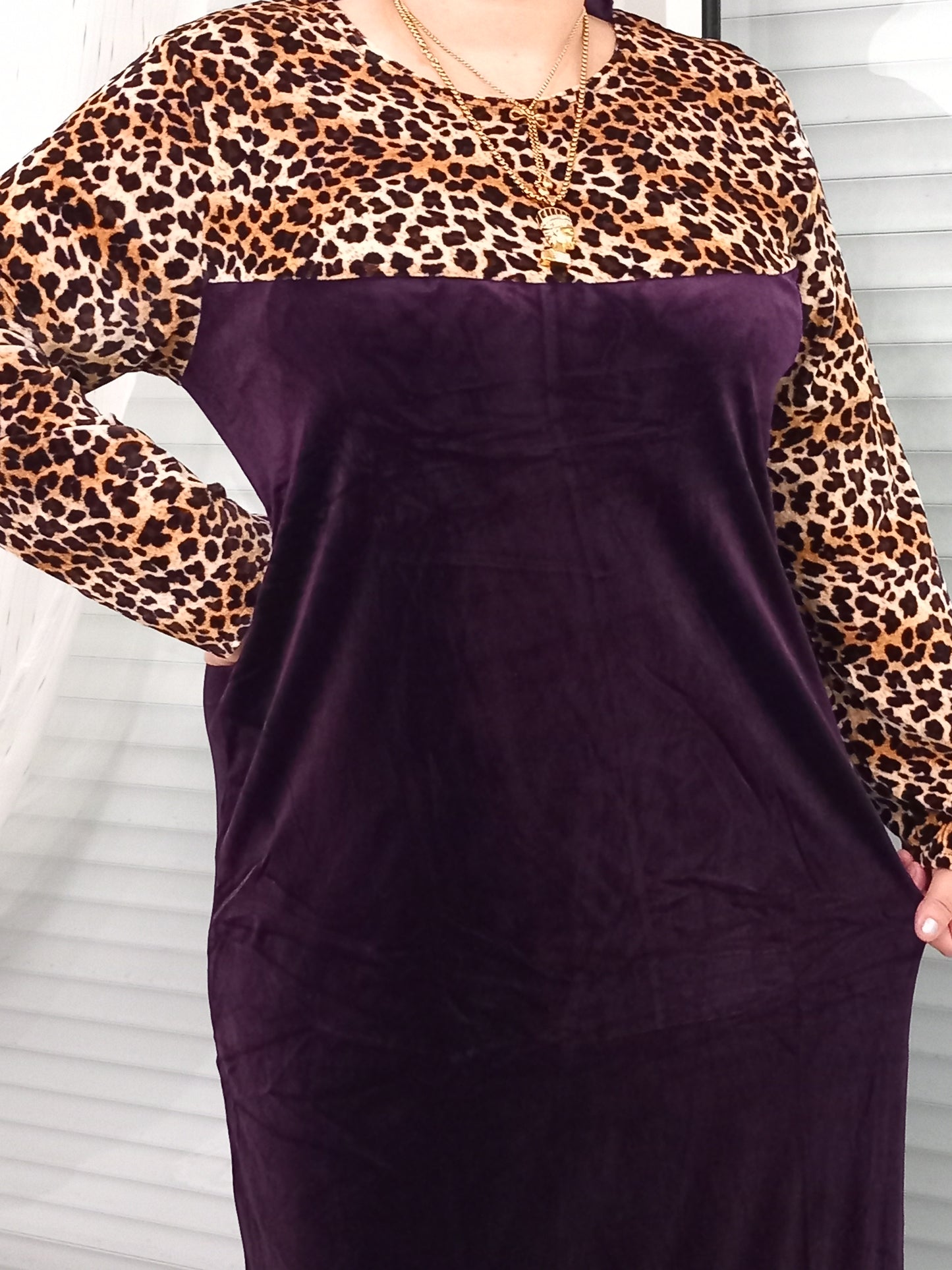 Robe léopard en velours