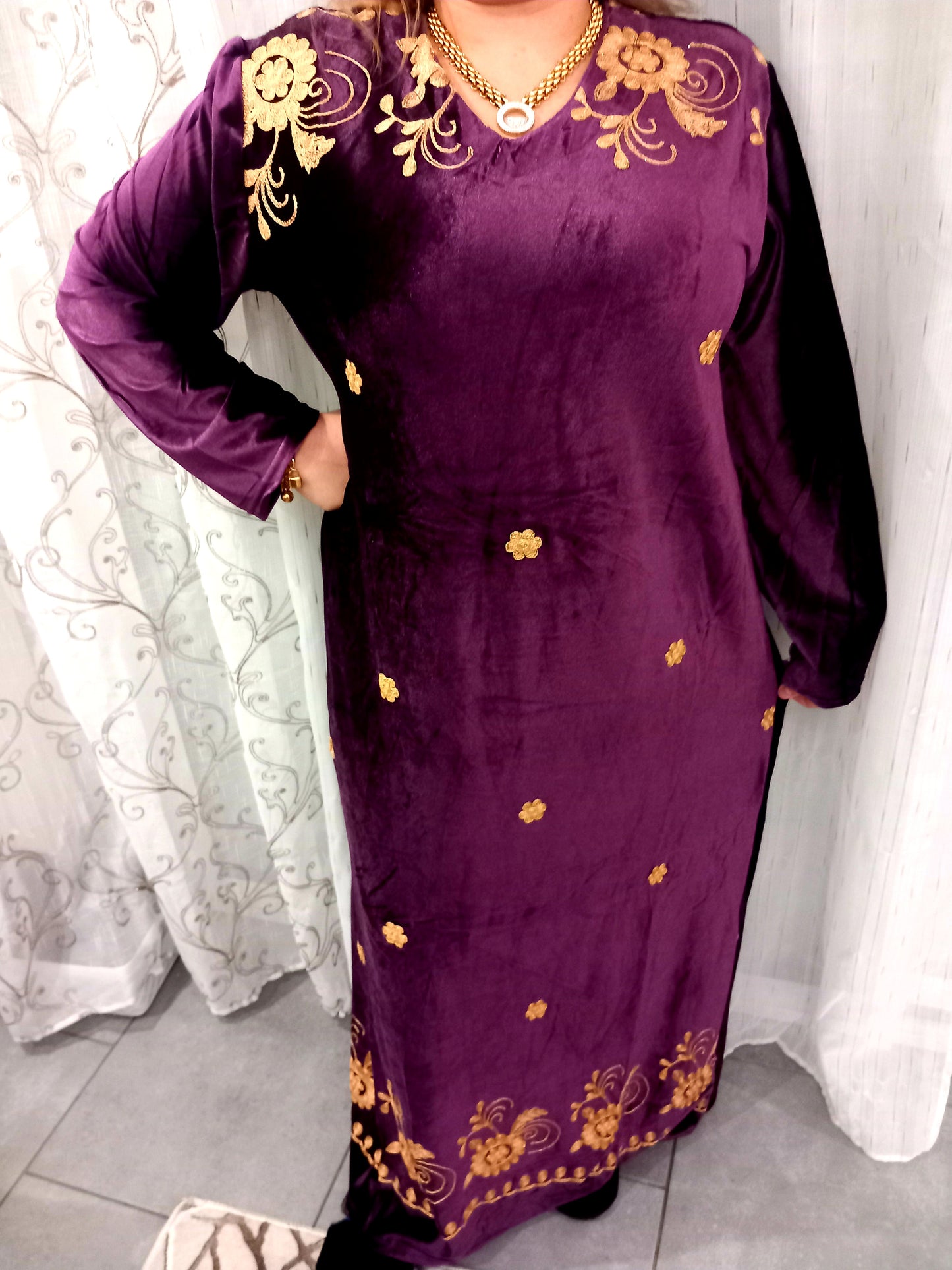 Robe brodé en velours nouvelle collection