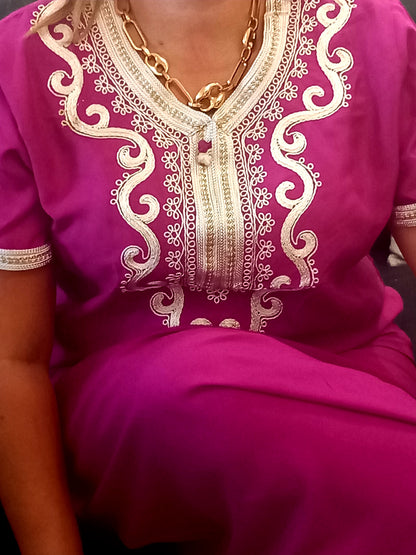 Robe maison brodée